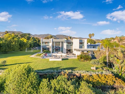 Wake Up to the Waves in Malibu Beachfront Estate