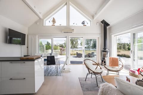 Lakeside Family Home in Gräddö