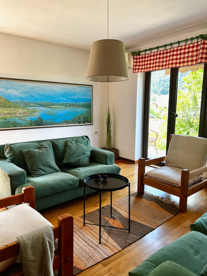Storybook Cottage · Postojna Cave 10min · Sleeps 6 - Postojna