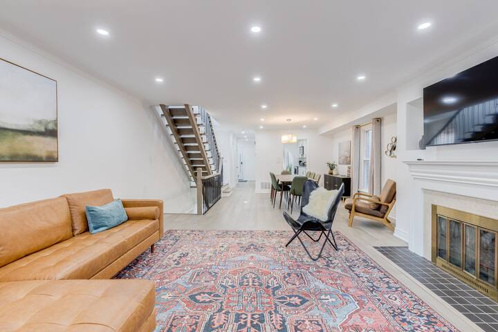 Elegant & Modern 4-Bedroom Retreat in Forest Hill gallery image 5