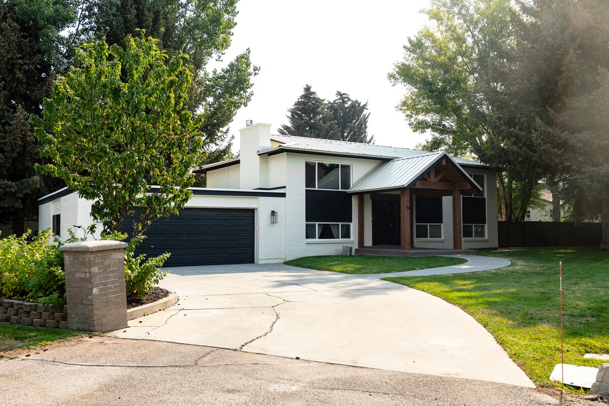Mtn Adventure Home
