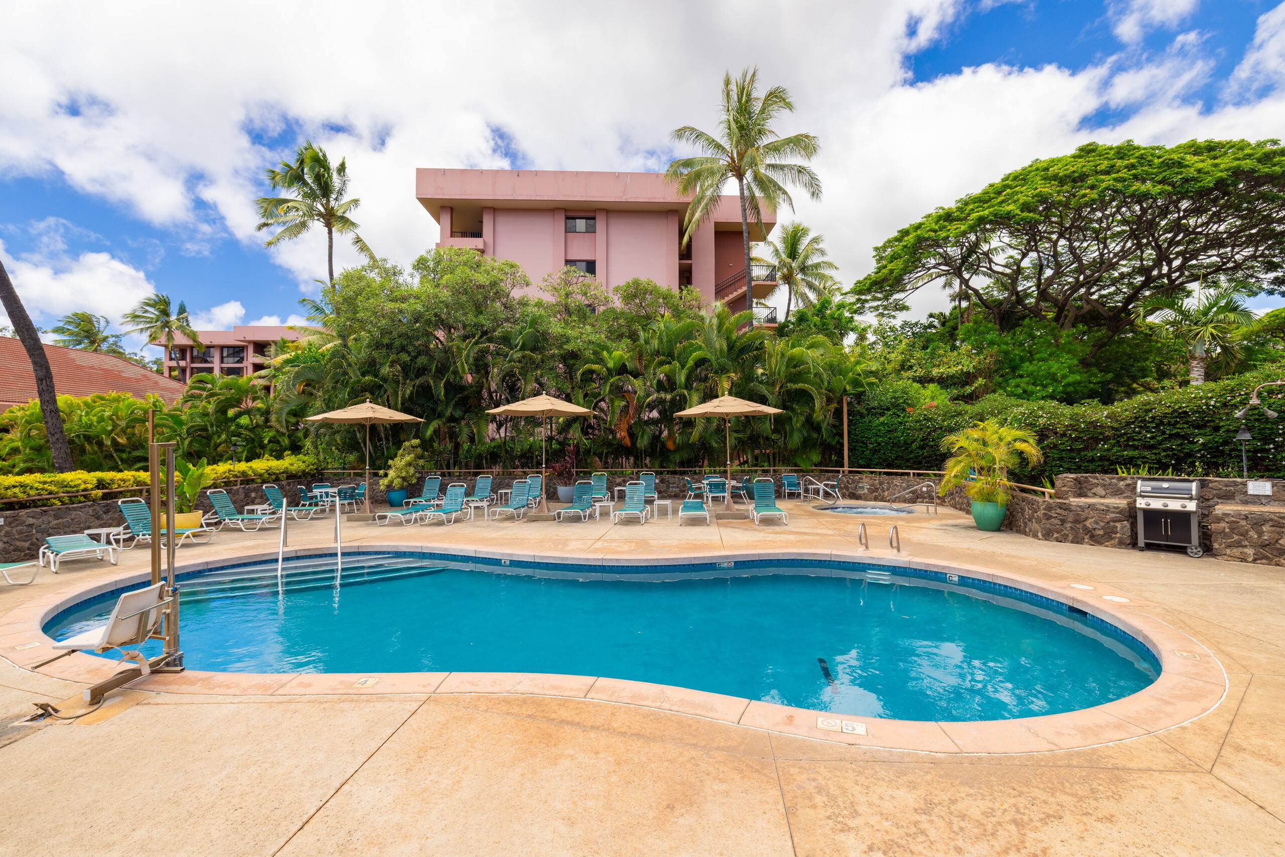 Condo in Lahaina · ★4.33 · 2 bedrooms · 3 beds · 2 private baths - Image 61