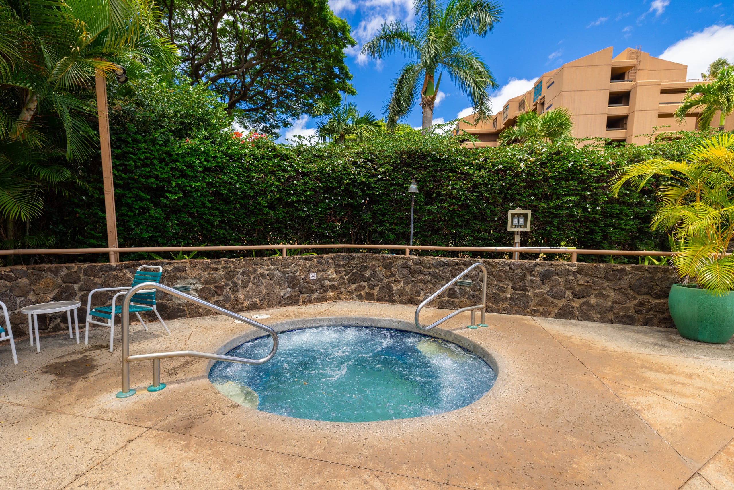 Condo in Lahaina · ★4.33 · 2 bedrooms · 3 beds · 2 private baths - Image 63