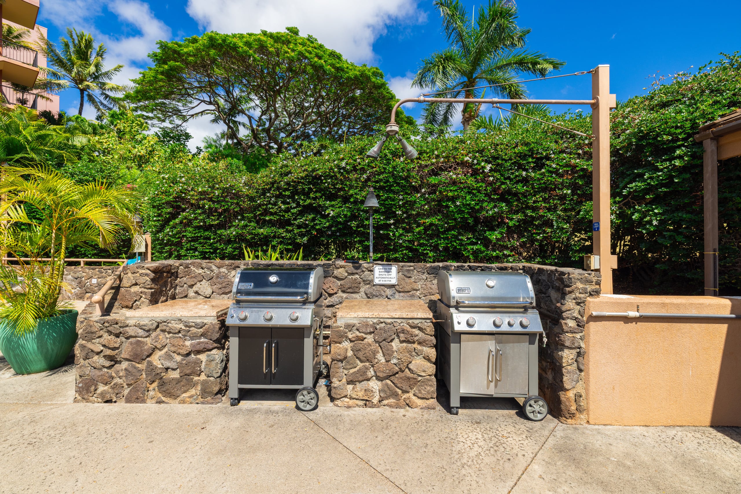 Condo in Lahaina · ★4.33 · 2 bedrooms · 3 beds · 2 private baths - Image 53