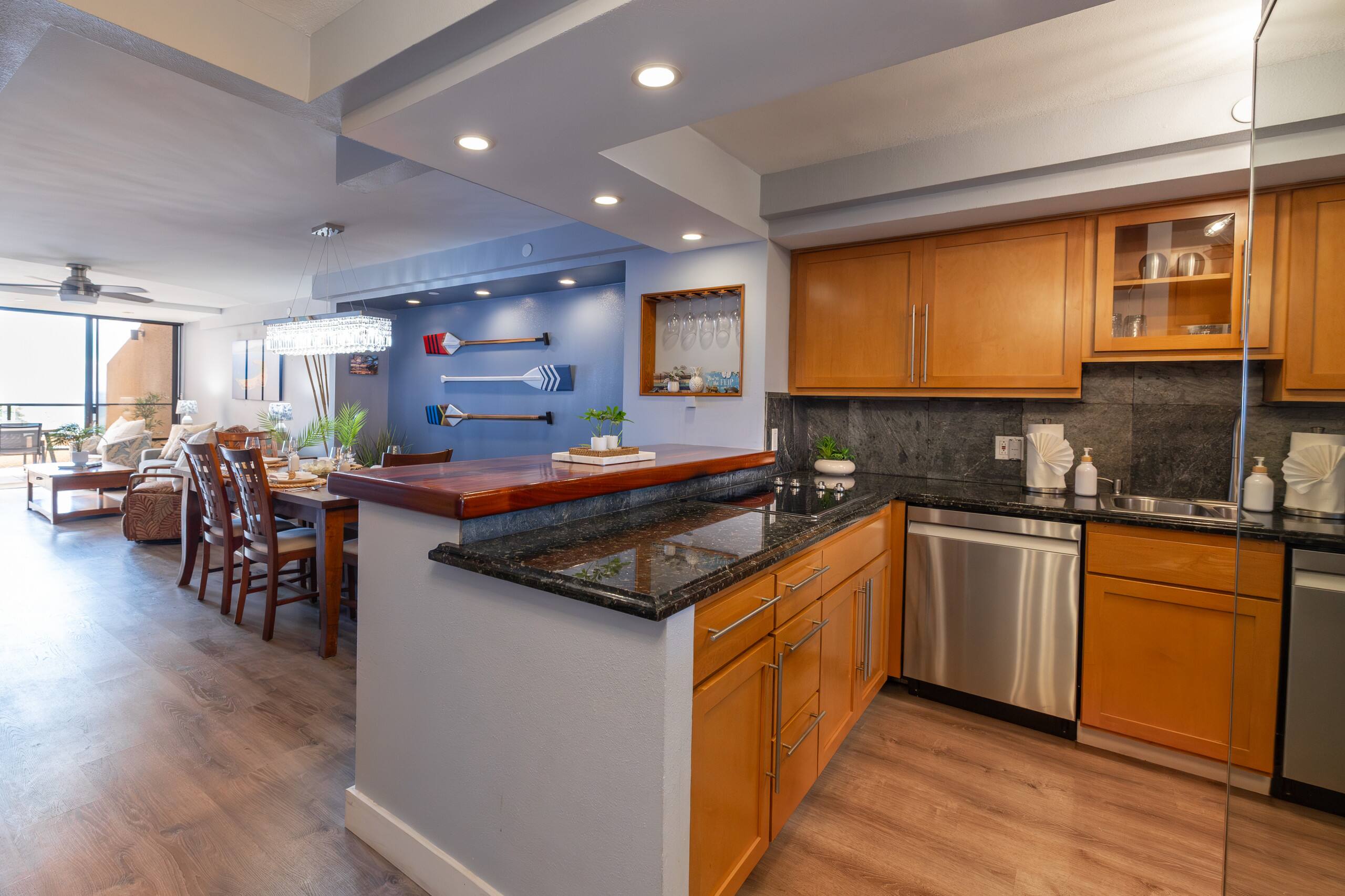 Condo in Lahaina · ★4.33 · 2 bedrooms · 3 beds · 2 private baths - Image 19
