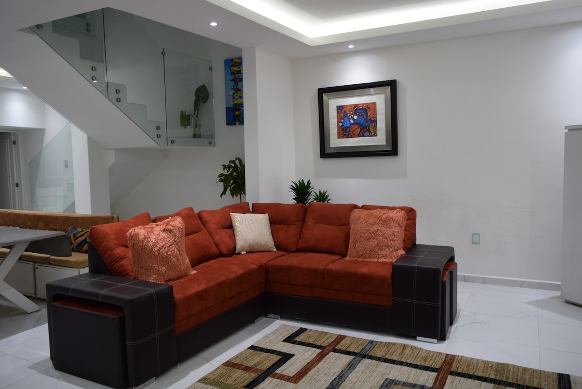 Propiedad de Airbnb exitosa: Spacious house / Airport-Palacio de los Deportes en Iztacalco