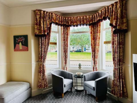 Popular Airbnb listing: Perfect Location Beach and Parks in Bradwell