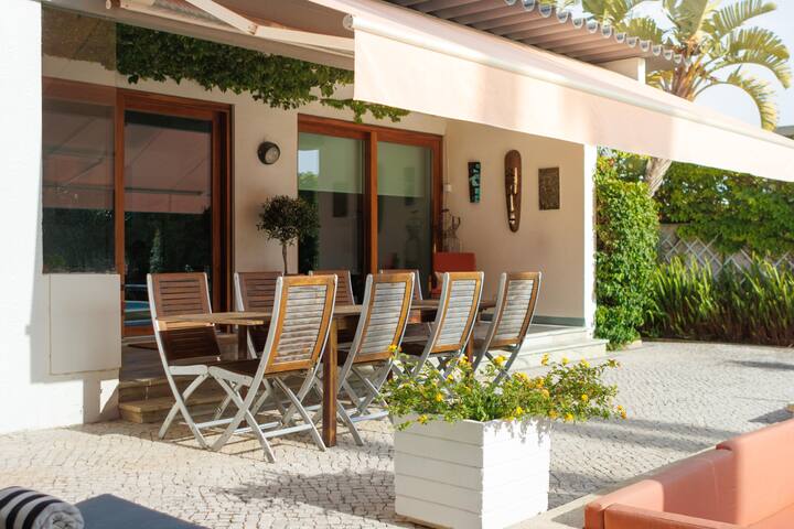 Elegant Seaside Villa, Pool, BBQ gallery image 3