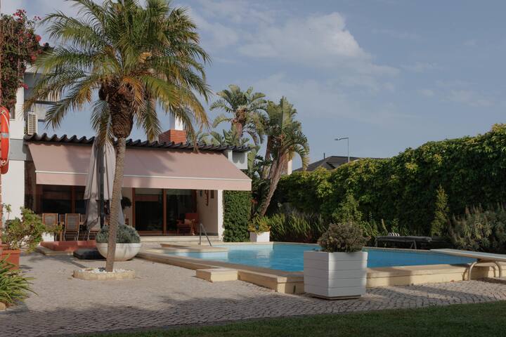 Elegant Seaside Villa, Pool, BBQ gallery image 5