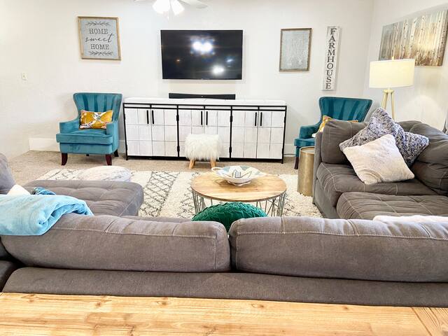 Oasis Gated Pool*Tennis*Golf*Spa*Gym*Bktball*Games gallery image 4