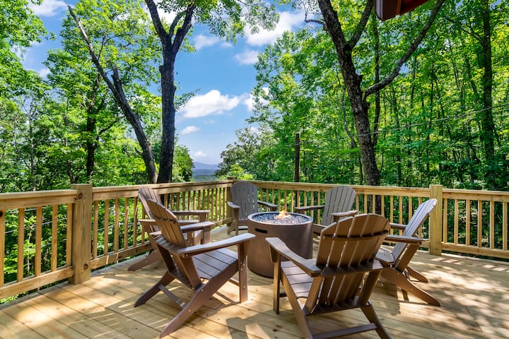 Family Cabin | Views + Fire Pit + Hot Tub + Games - Blue Ridge, GA