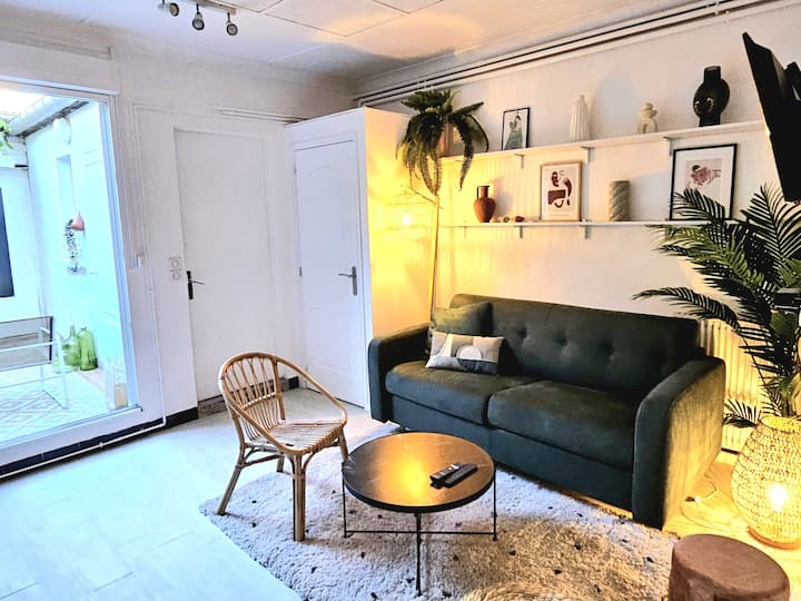 Obývačka a rozkladacia pohovka na prízemí