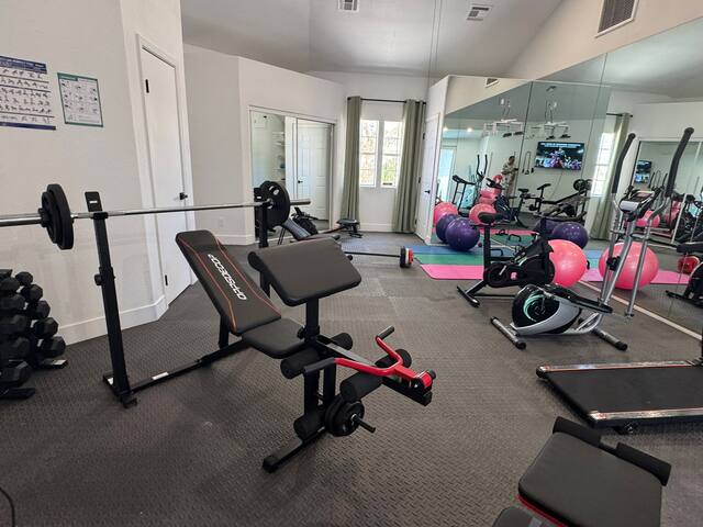 LUXResort Pool+Theater+Gym |Pickle/Basketball+More gallery image 5