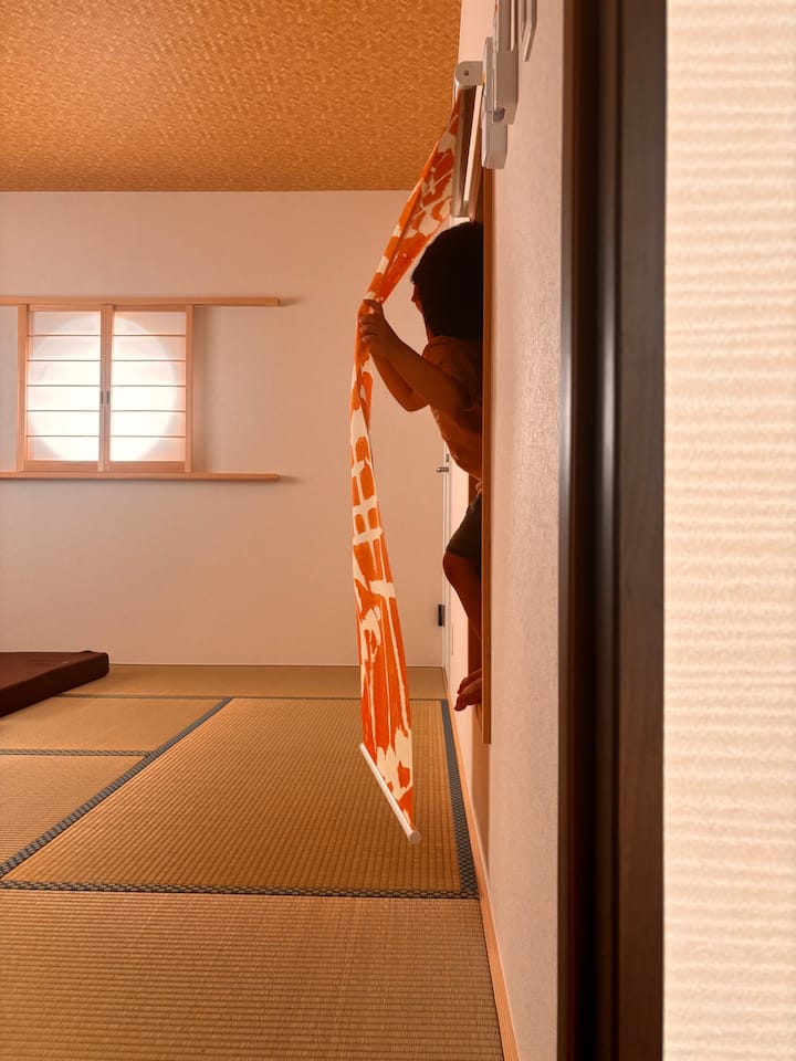 忍者屋敷＋無料のバレルサウナ｜田園と里山を望む高台テラス付き貸切宿