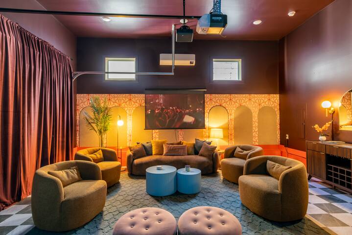 Vinyl&Velvet Lounge ~Rooftop+Igloo+Karaoke+Near DT gallery image 5