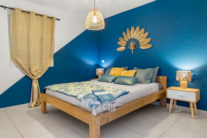 Spavaća soba na prvom katu
bračni krevet (160x200)
sigurno
Krpa
Privatna kupaonica