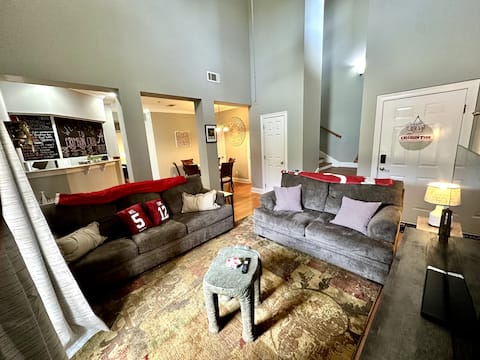 Top Airbnb: The Crimson Crib in Tuscaloosa