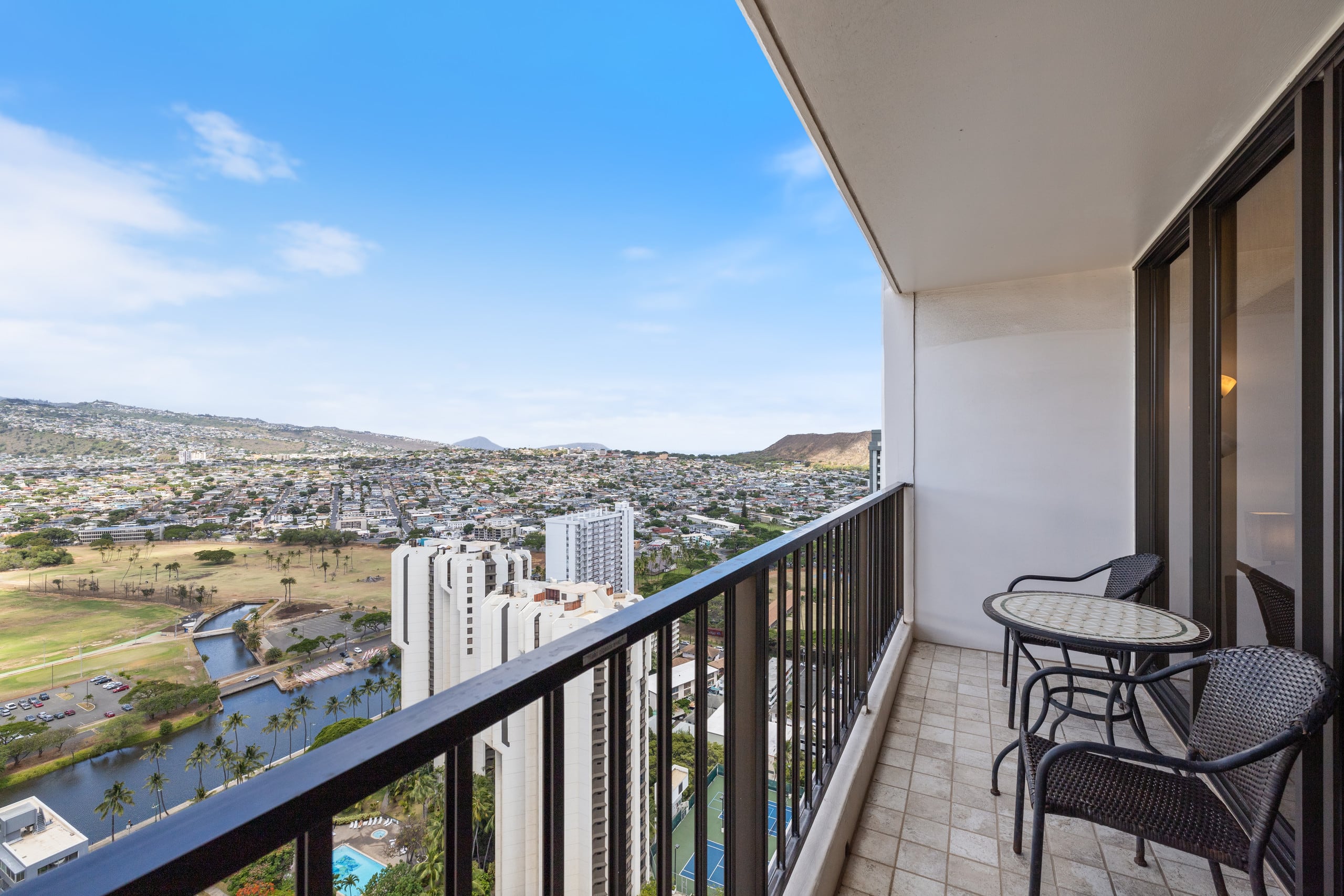 Hotel in Honolulu · ★4.7 · 1 bedroom · 3 beds · 1 private bath - Image 30