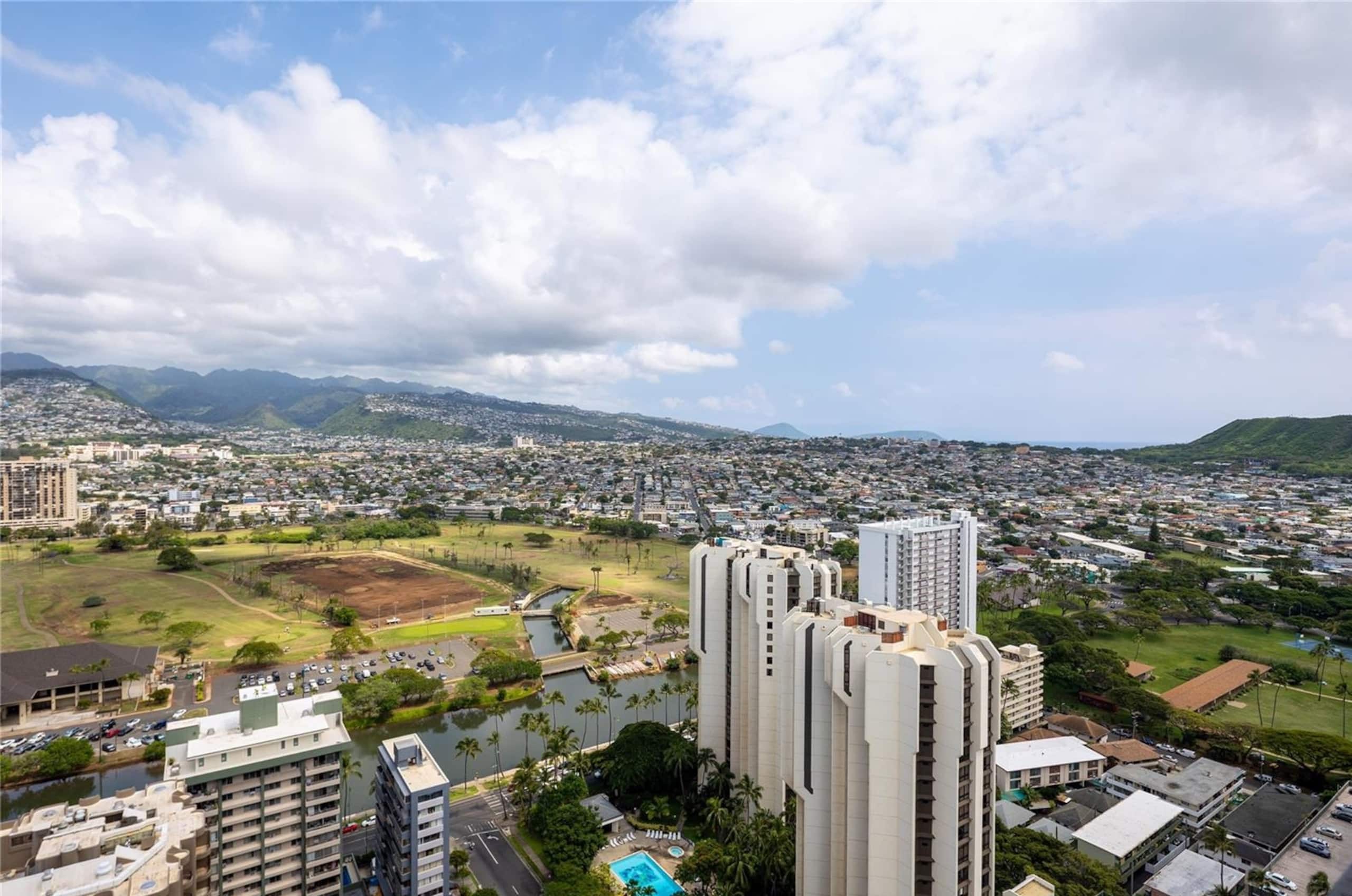 Hotel in Honolulu · ★4.7 · 1 bedroom · 3 beds · 1 private bath - Image 16