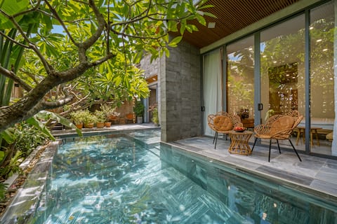 Vivian Villa 8 bedrooms-Best location in Da Nang.