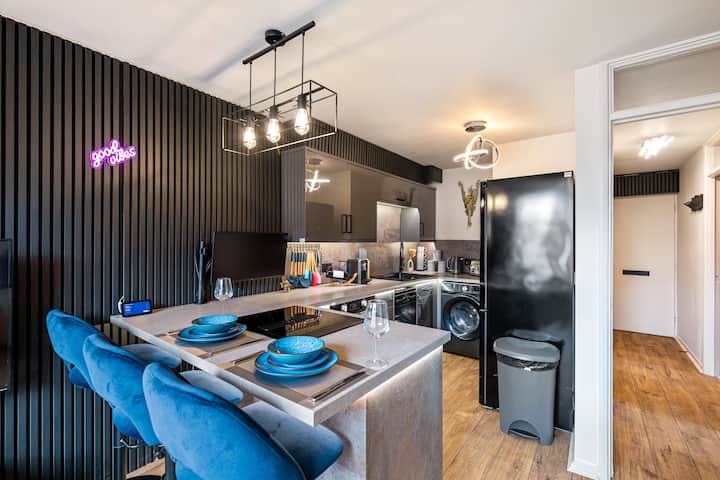Stylish 2-bed City Center Retreat - Lincoln