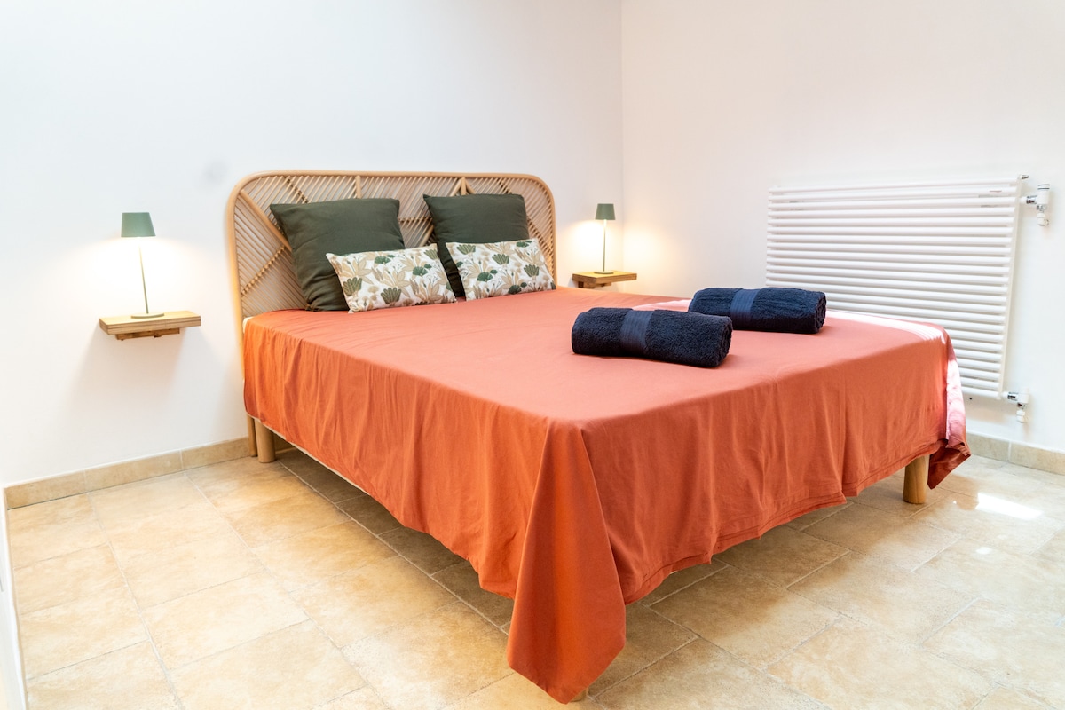 غرفة نوم مع حمام خاص/سرير 160 سم