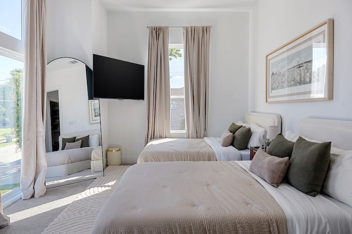 Ორი საწოლი, რომელიც ორჯერ აღემატება კომფორტს - იდეალურია ჯგუფური სტუმრობისთვის.