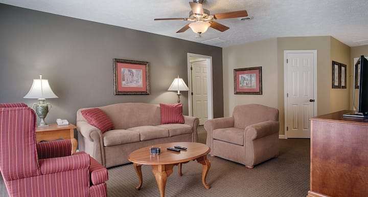 Family-friendly 2br/2ba Condo W/balcony-kingsgate - Williamsburg, VA