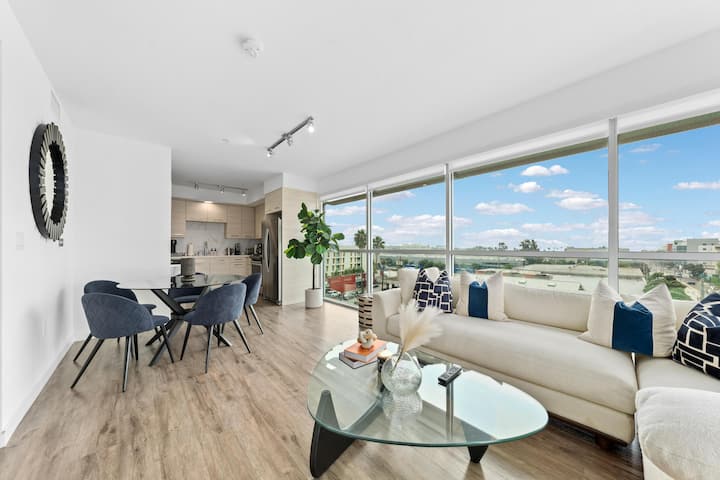 Anse Lasio |Penthouse Ocean View Pool, Bbq Rooftop - Santa Monica, CA