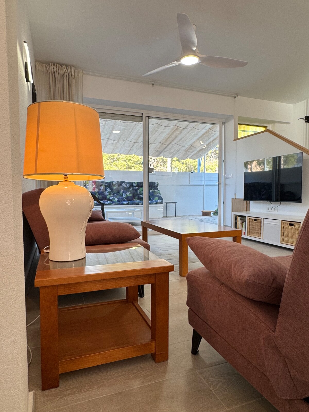 Anuncio de Airbnb popular: House two minutes from the beach Nanda's House en El Vendrell