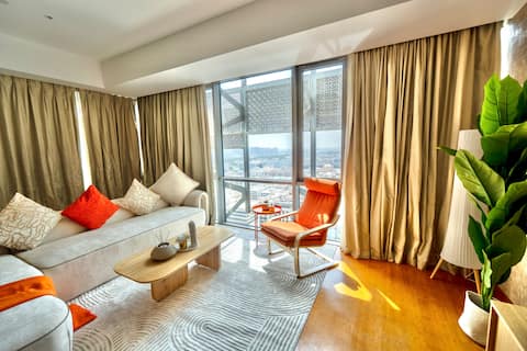 Top Airbnb: Relax in Style|Cozy Luxury Homestay|BurJuman Metro in Mankhool