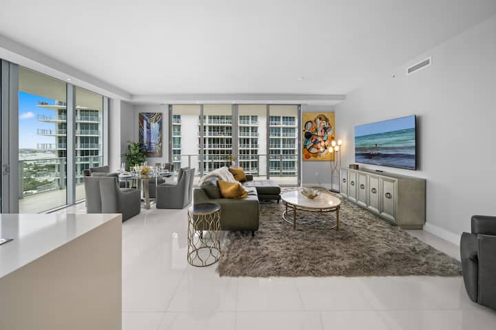2b/2.5b Amrit Beach Resort / La Family Dream - Riviera Beach, FL