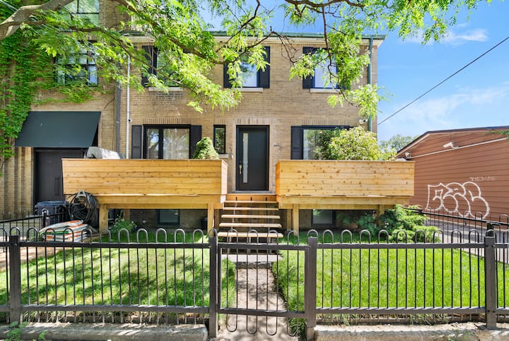 Trendy Trinity Bellwoods 4 Br/3 Bath - New Listing - Toronto, ON