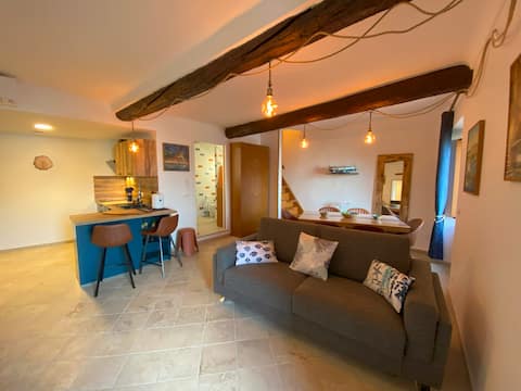 Top performing Airbnb: The fisherman's blue nest. in Menton