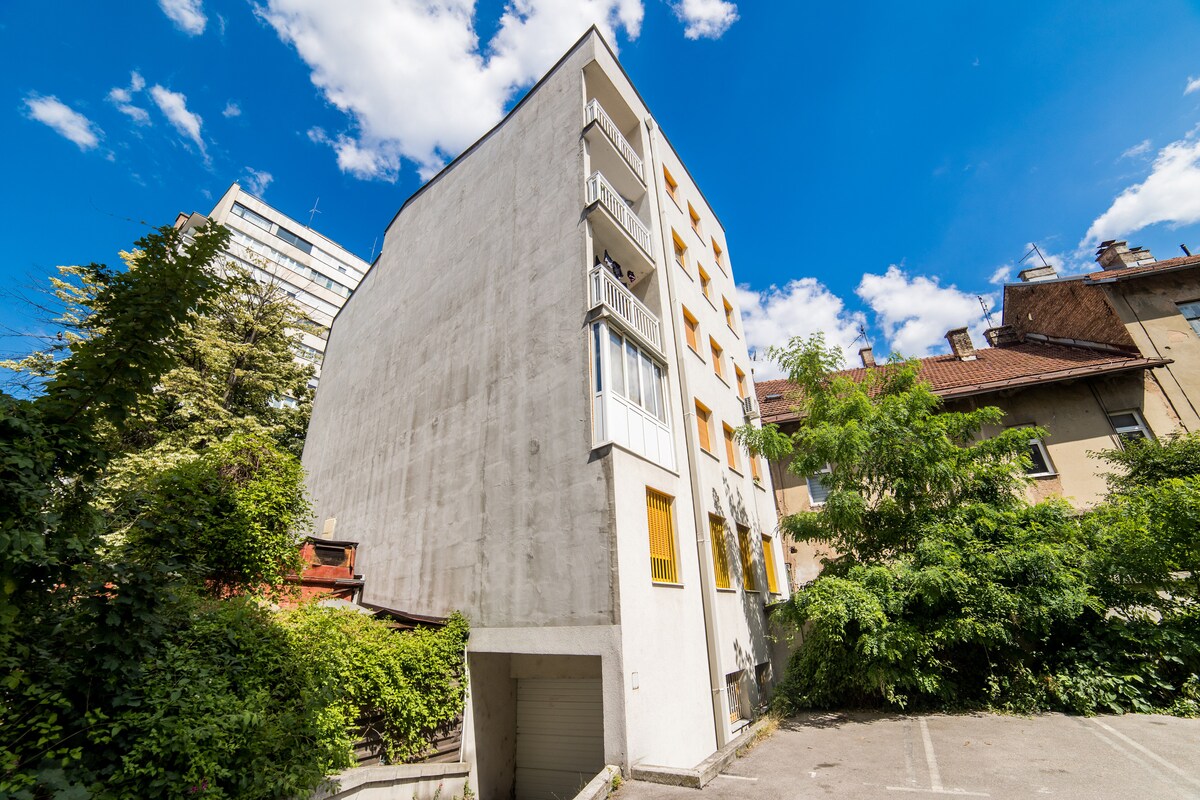 Skenderija Skyline - 2BR Apt | Garage & Balcony