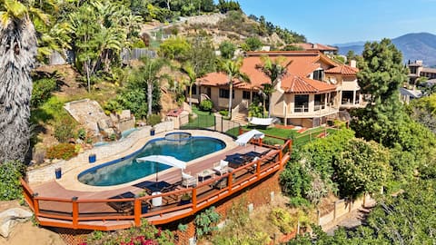 *Ocean Views Estate* w/ Pool & Hot Tub