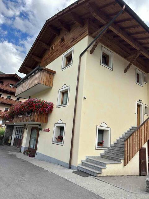 Annuncio Airbnb popolare: Casa Colombi a Valdisotto