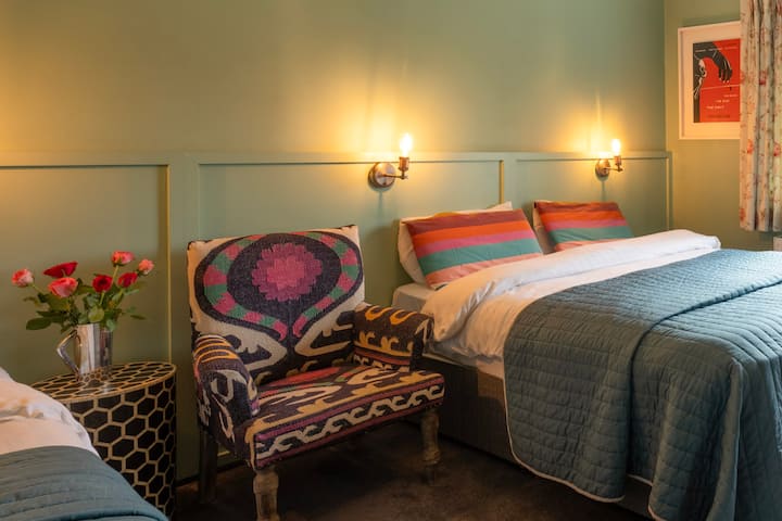 Boutique Townhouse Double/twin Rm At Billy Byrnes - Kilkenny