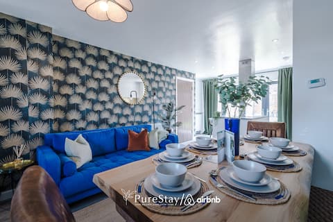 BIG House for BIG Groups | 8 Beds + Parking