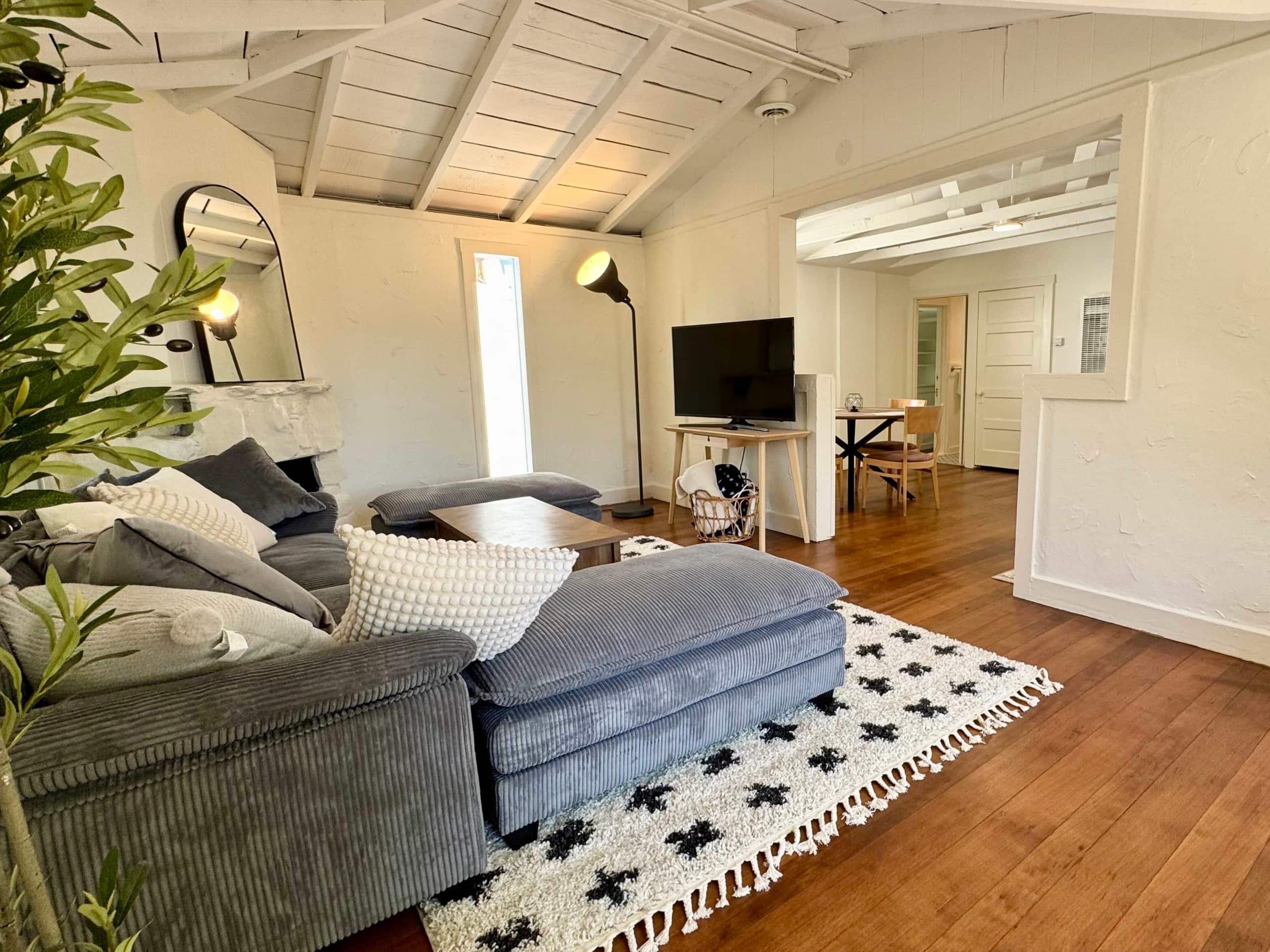 Home in San Francisco · ★5.0 · 1 bedroom · 2 beds · 2 baths - Image 3