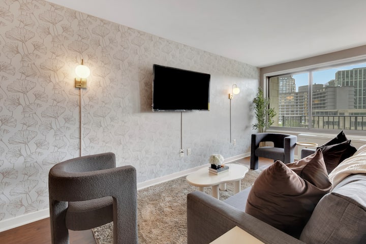 Large 3bdr Family Suite + Balcony, Parking, Metro - Washington DC