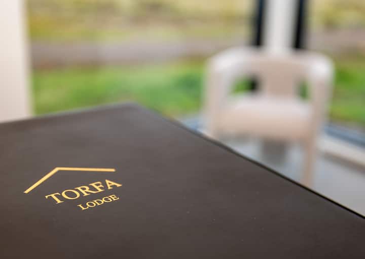 Torfa Lodge 4 - Boutique Cabin - Private Hot Tub - Island