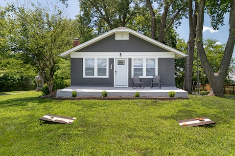 Updated home w/ BIG yard, game room, coffee nook!