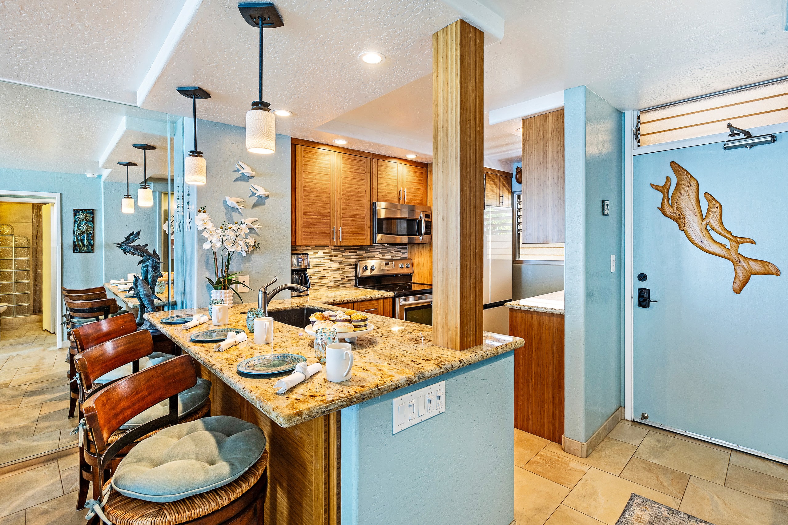 Boldly Oceanfront. Royal Mauian 2-Bedroom Retreat - Image 5