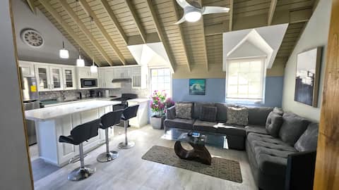 Queens Horizon 2-Bedroom Penthouse (Premium)