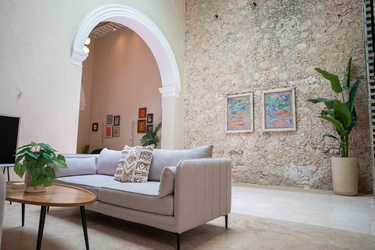Top Airbnb: Casa Arcos - Luxury & Comfort Downtown in Colonia Santa Rosa