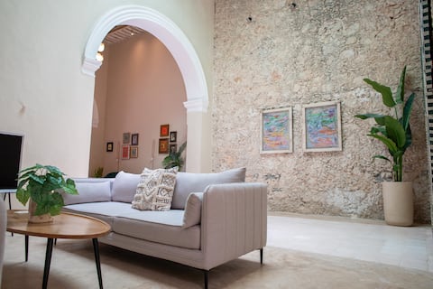 Top Airbnb: Casa Arcos - Luxury & Comfort Downtown in Mérida