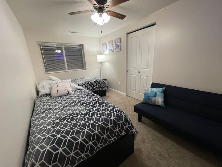 Schlafzimmer 6