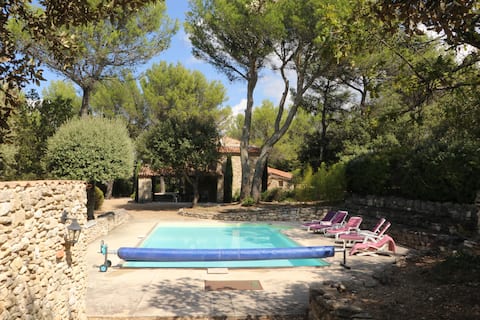 Beautiful Provencal farmhouse, heated pool