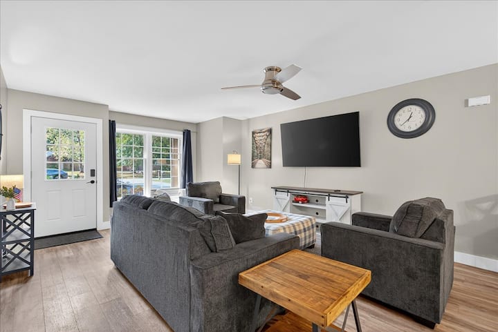 Comfortable Two Bedroom Duplex - Saratoga, NY